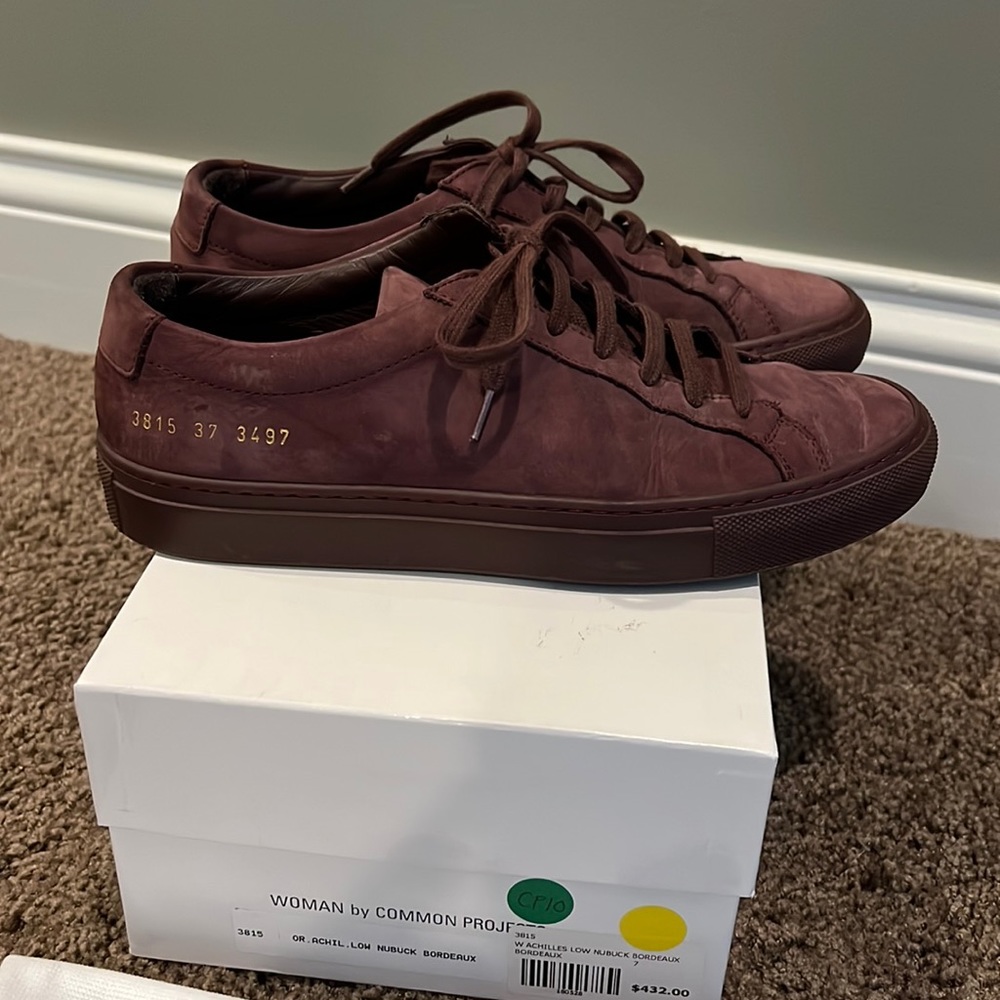 Common Projects Achilles Low Nubuck - 37 / 7